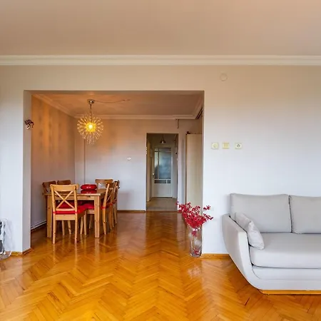 Cozy And Fresh Apartment With Central Location In Besiktas *