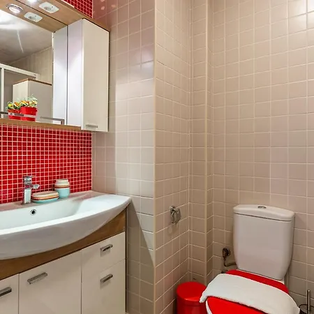 Cozy And Fresh Apartment With Central Location In Besiktas *